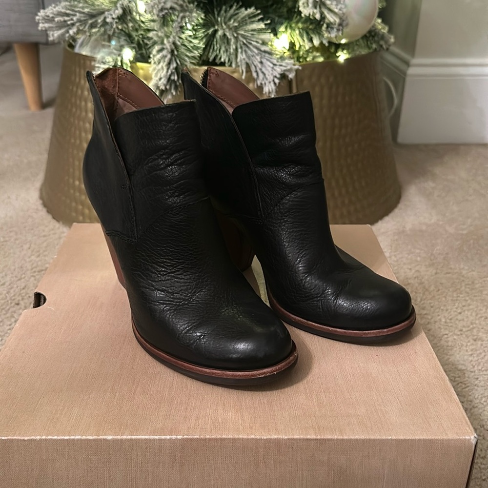 Kork-Ease CASTANEDA Black Booties